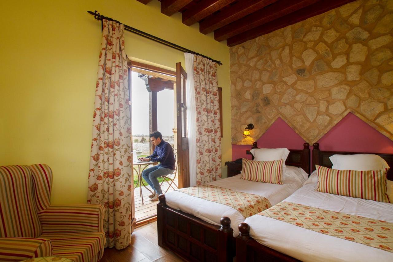 Ibersol La Casona De Andrea Hotel Tiedra Kültér fotó