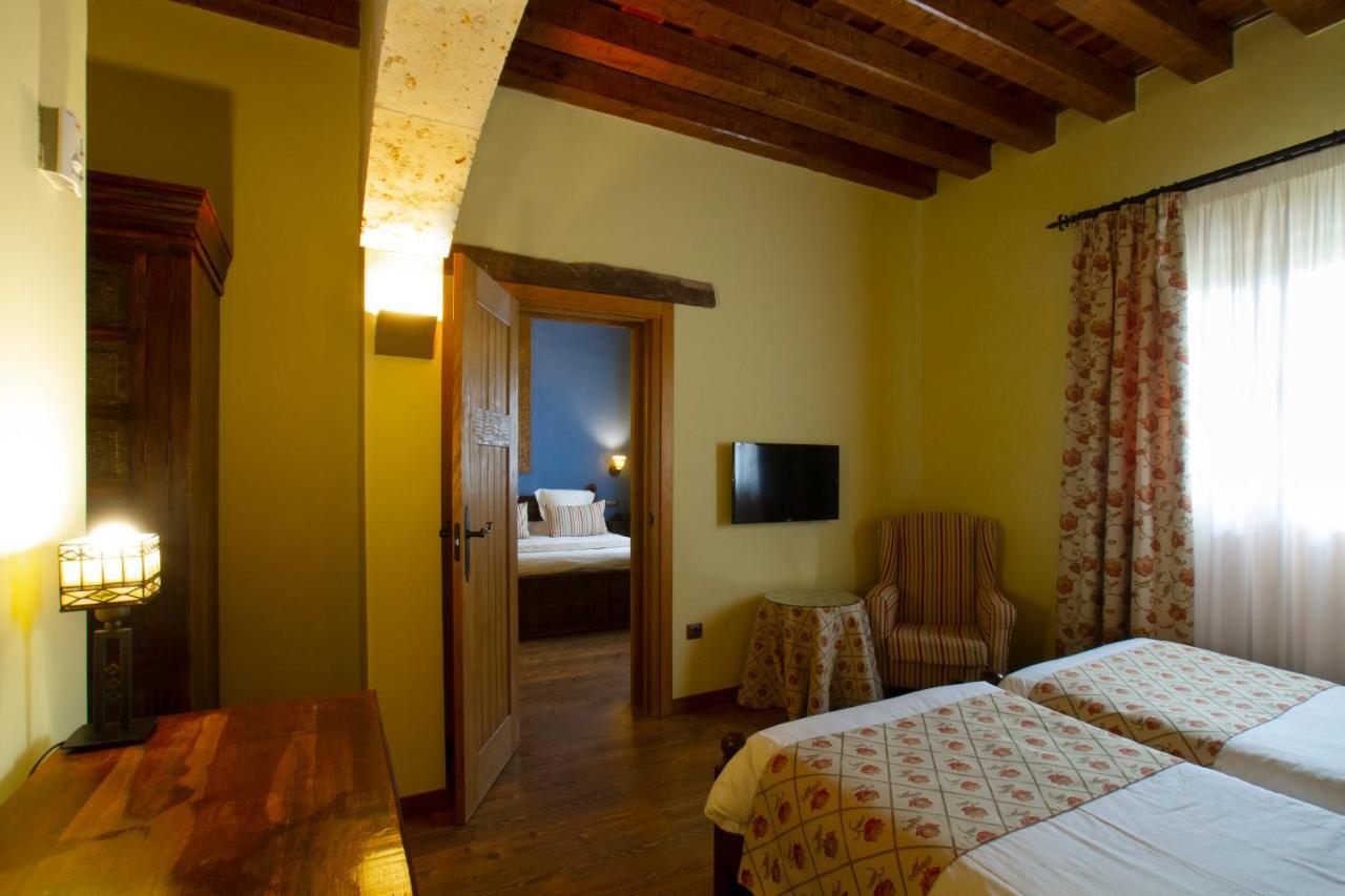 Ibersol La Casona De Andrea Hotel Tiedra Kültér fotó